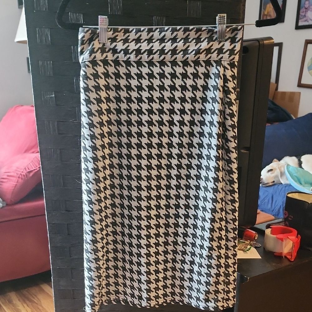 Heart Of Haute Black and White Houndstooth Skirt Size S